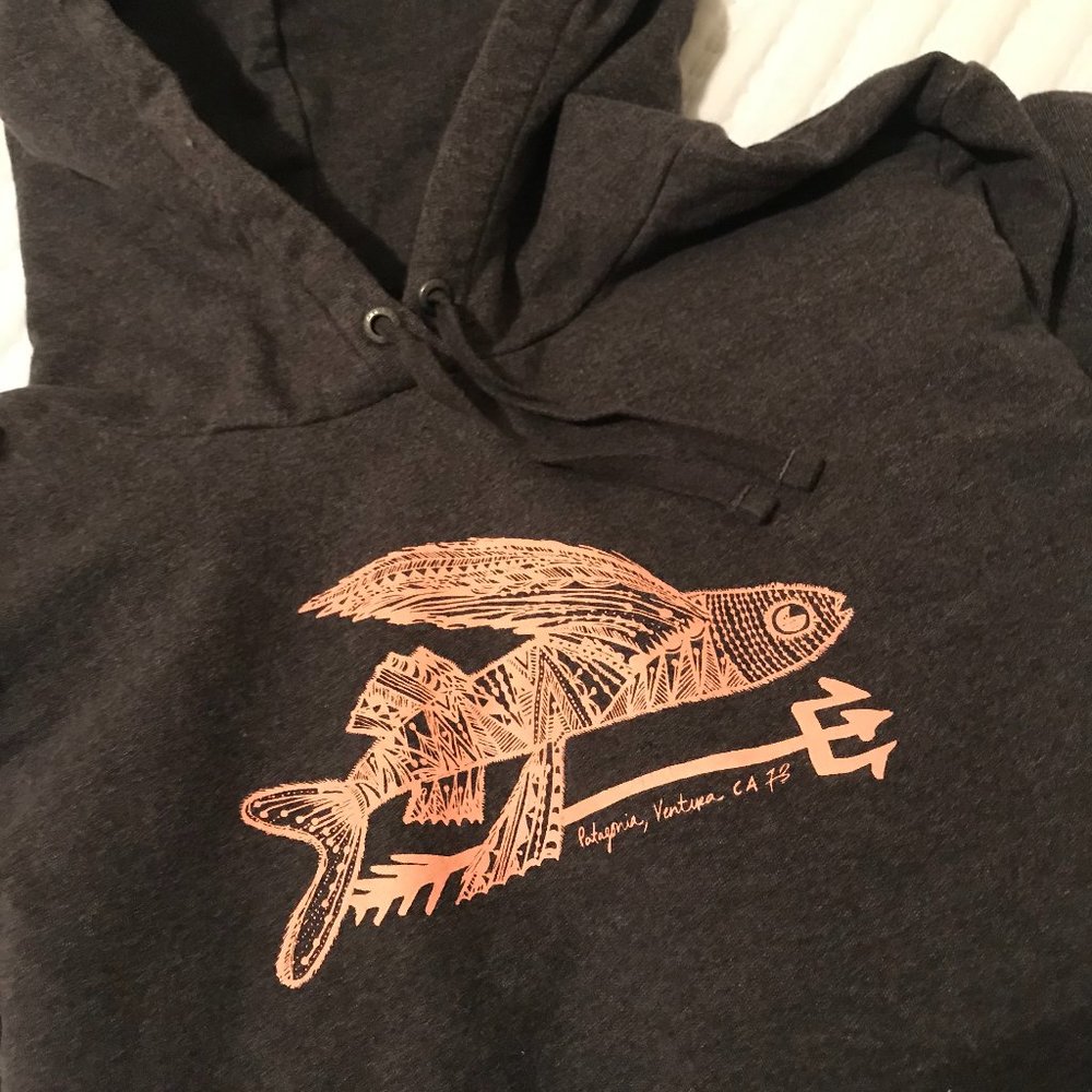 Patagonia Dark Grey Hoodie Sweatshirt Fish Logo M